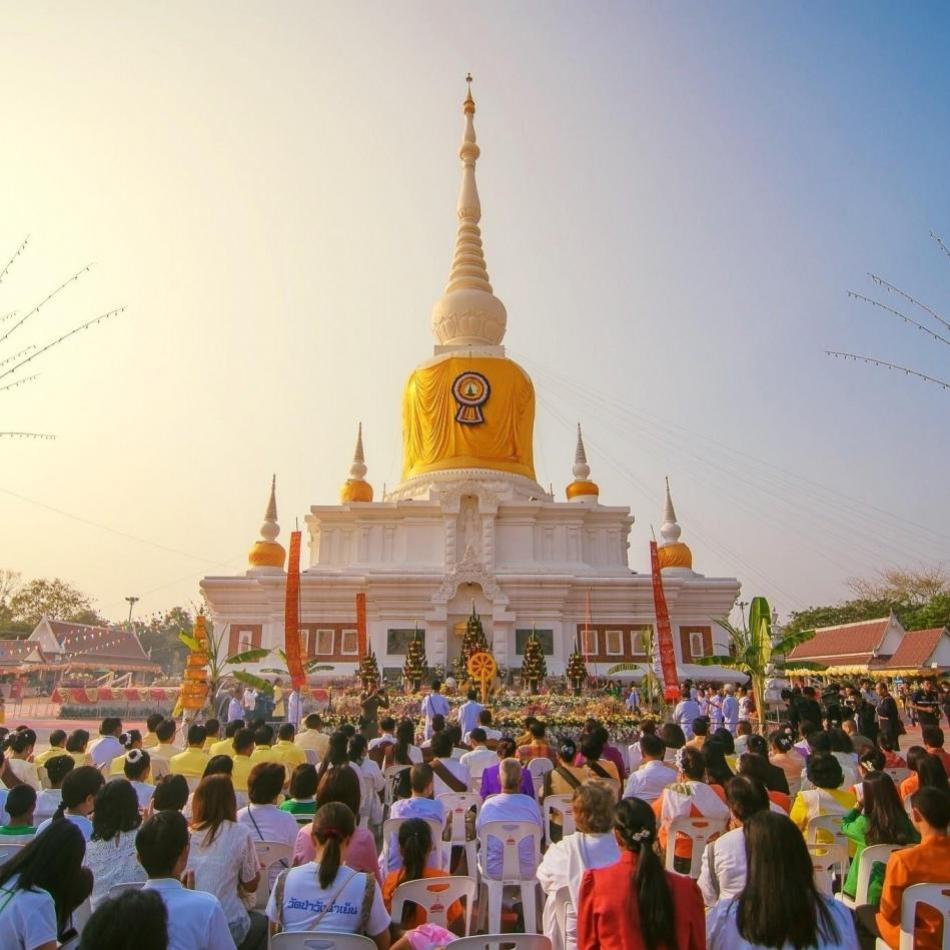 องค์พระบรมธาตุนาดูน (25 ภาพ)