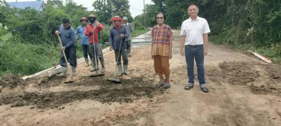 ลงพื้นที่ติดตามงานโครงสร้างพื้นฐาน ของโครงการก่อสร้างถนนคอนกรีตเสริมเหล็ก ถนนเทศบาล 17 บ้านหนองบัวพัฒนา หมู่ 6