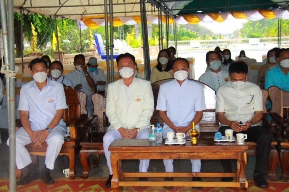 ร่วมพิธีทำบุญตักบาตร เนื่องในเทศกาลวันมาฆบูชา พุทธศักราช 2565 (15 ภาพ)