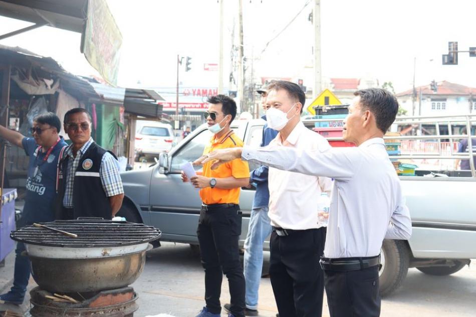 เตรียมความพร้อม ก่อนก่อสร้างอาคารตลาดสดเทศบาลตำบลนาดูน (16 ภาพ)